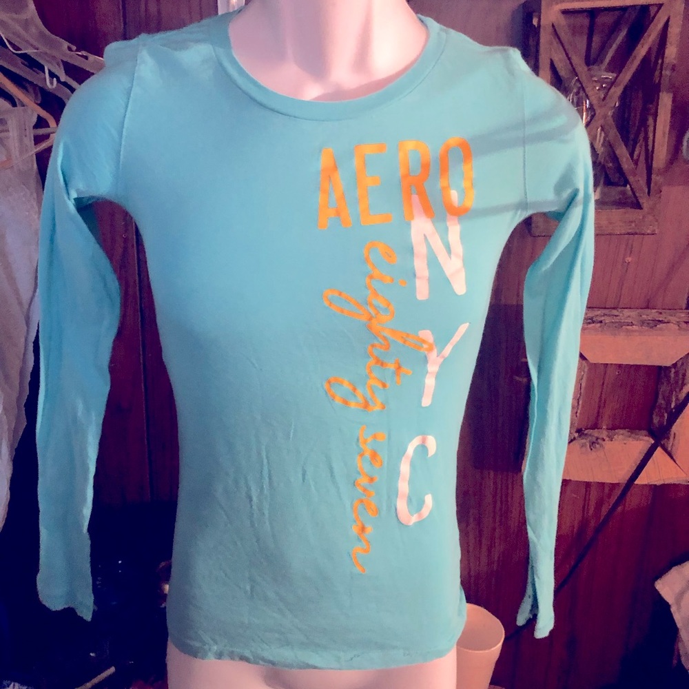 2/$15 AERO long sleeve shirt size M